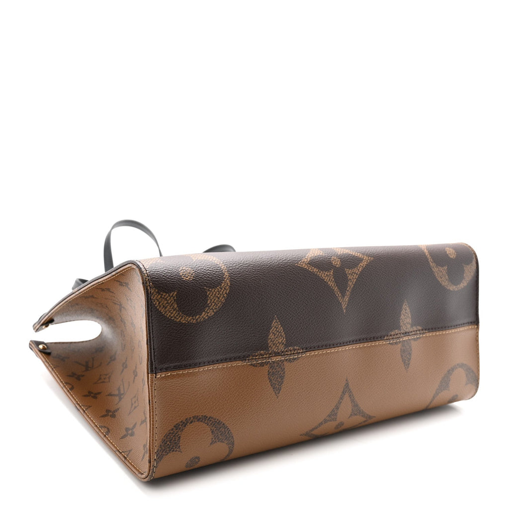 Reverse Monogram Giant Onthego MM