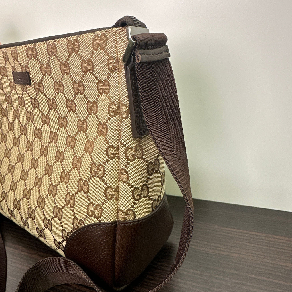 Gucci GG Canvas Messenger Bag Beige Shoulder Vintage Auth LB120847