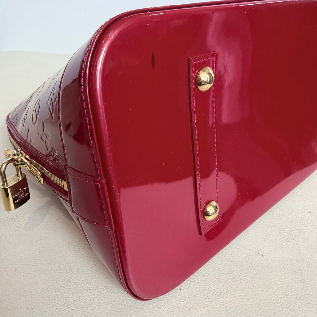LOUIS VUITTON Vernis Alma MM Pomme D'Amour