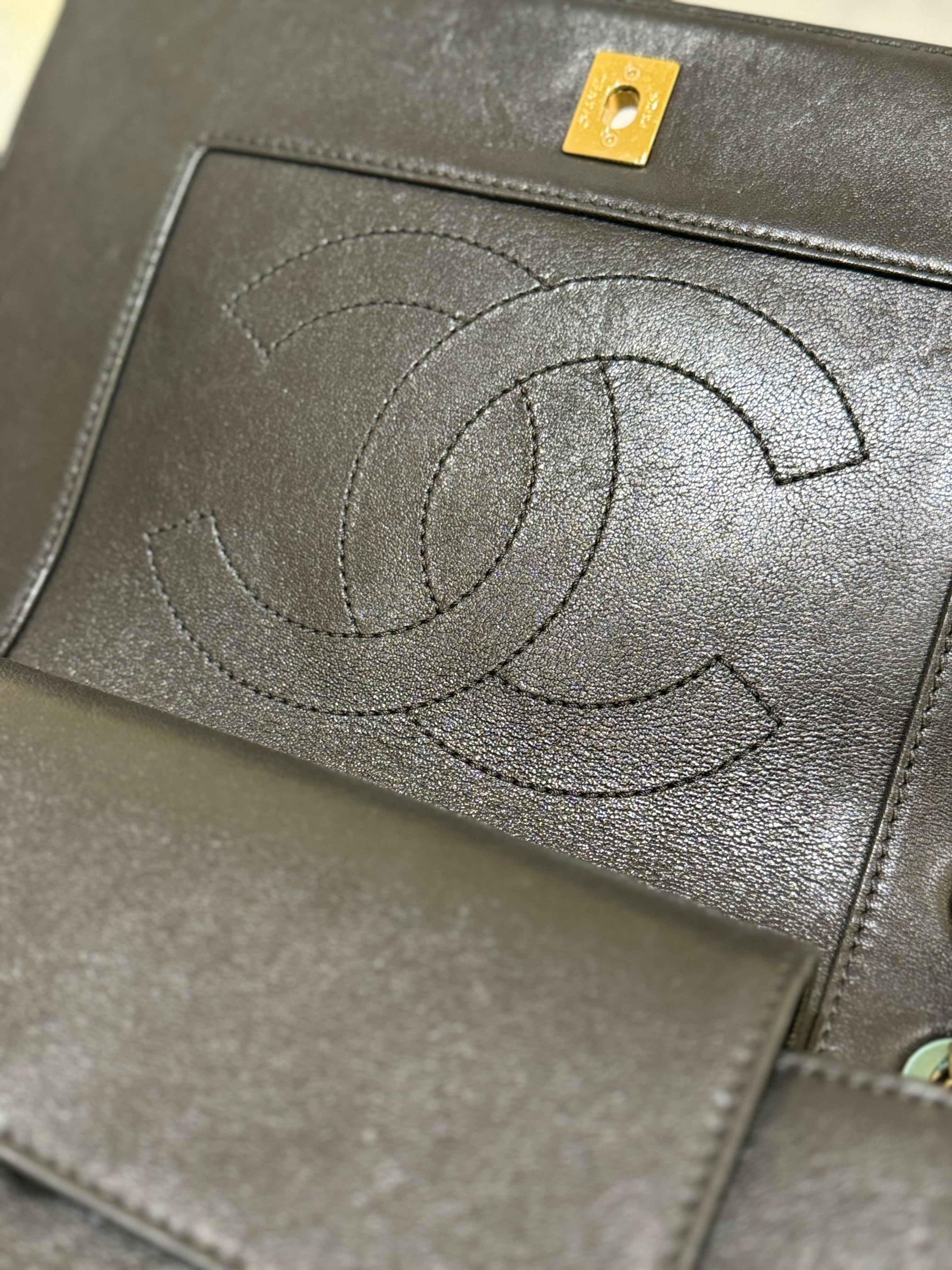 CHANEL BLACK FLAP BAG