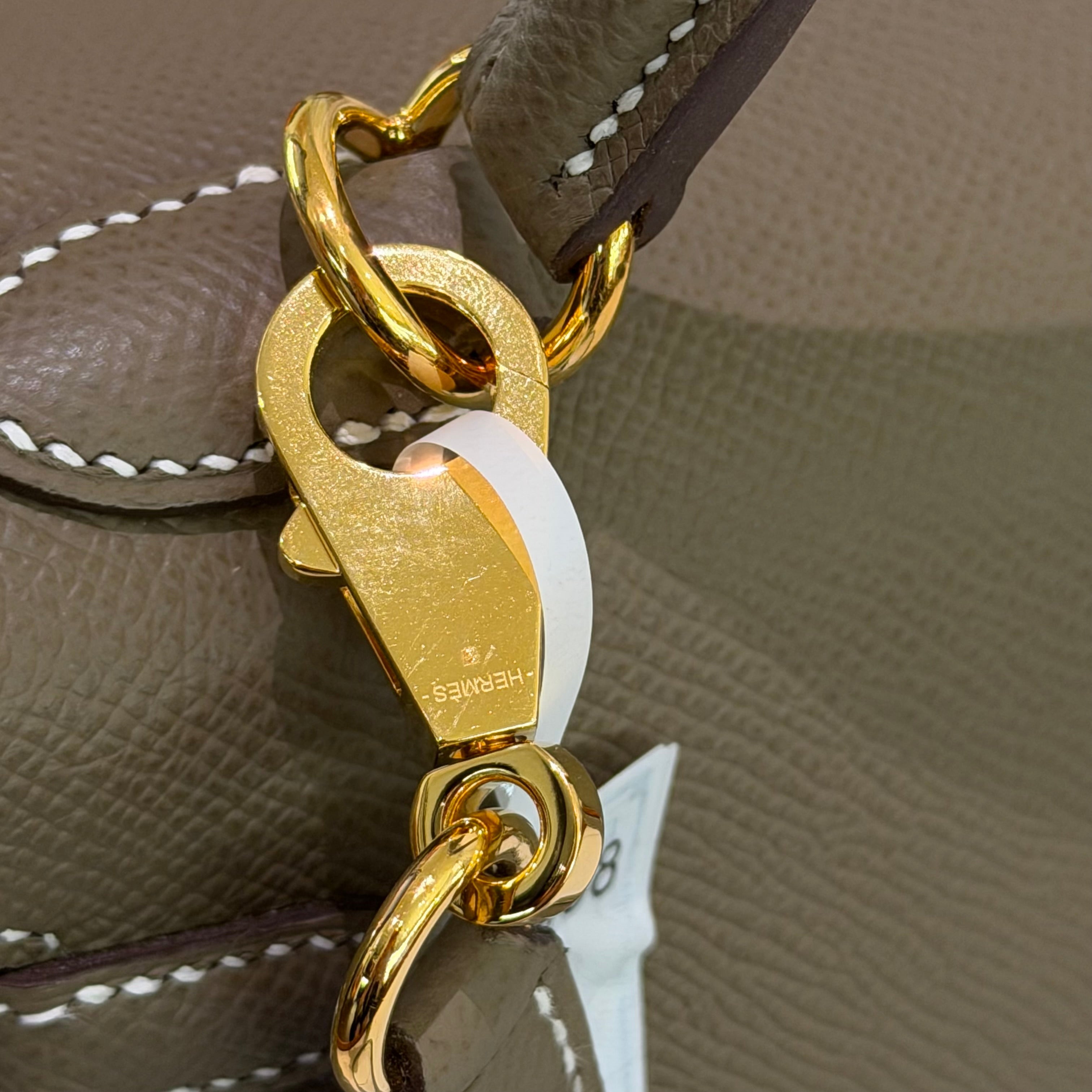 HERMES Kelly 25 Etoupe with Gold Hardware Epsom Leather (Stamp B)