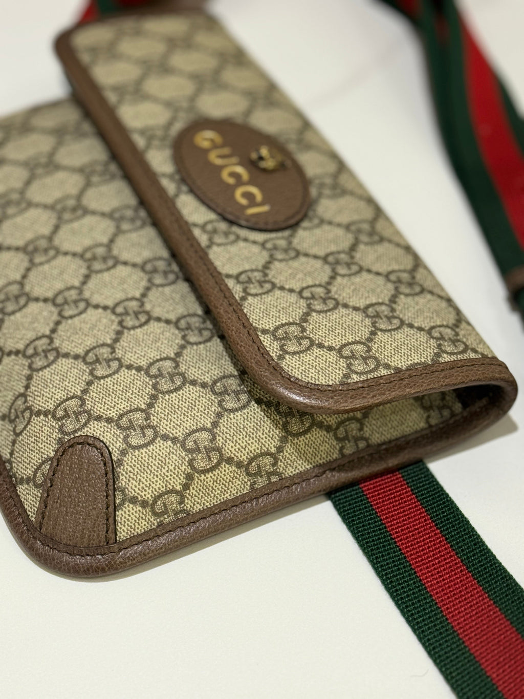 GUCCI NEO VINTAGE GG SUPREME BELT BAG