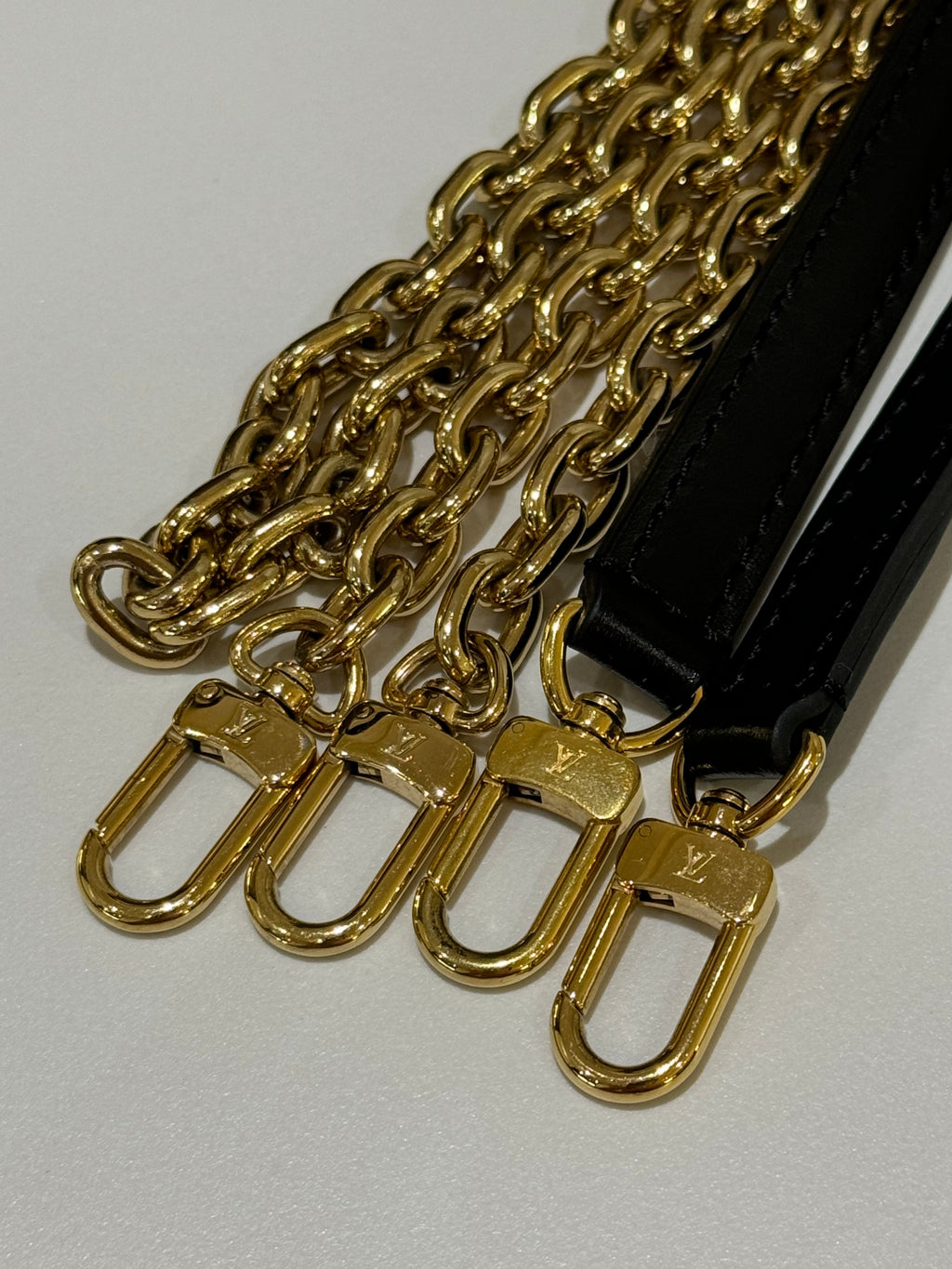 LOUIS VUITTON CAMERA BOX