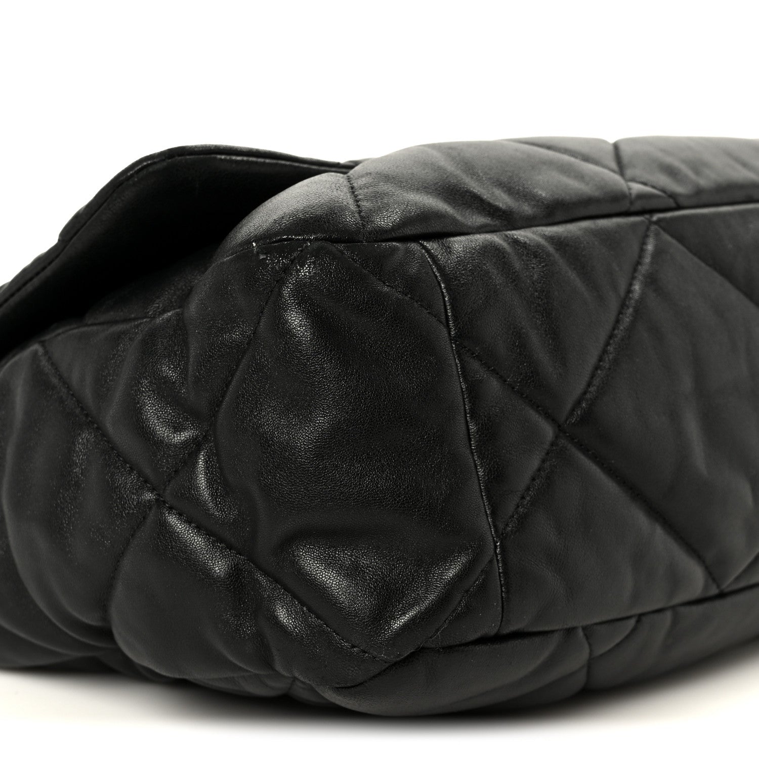 Lambskin Quilted Maxi Chanel 19 Flap Black