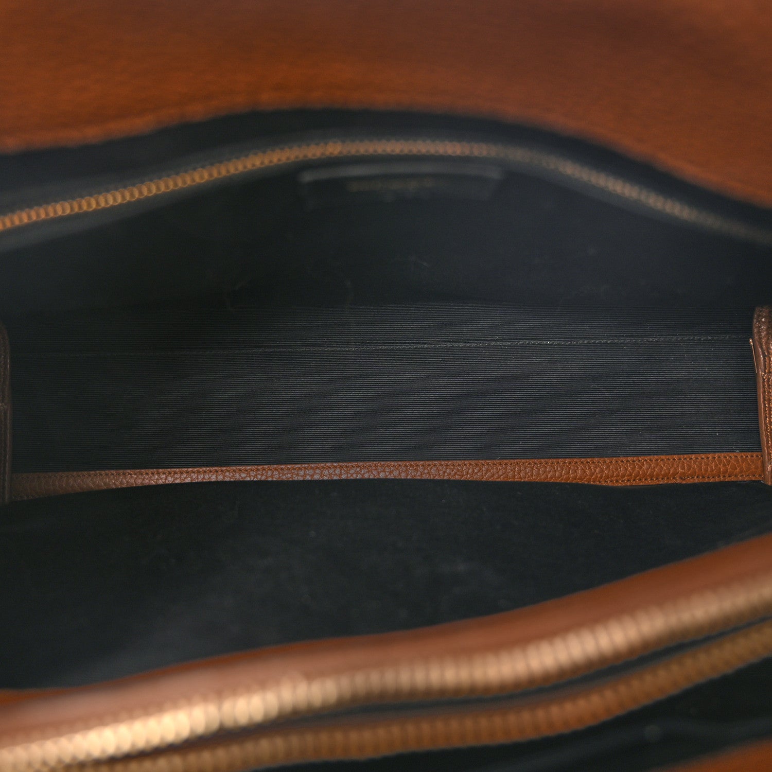 Grained Calfskin Large Souple Sac De Jour Carryall Cinnamon