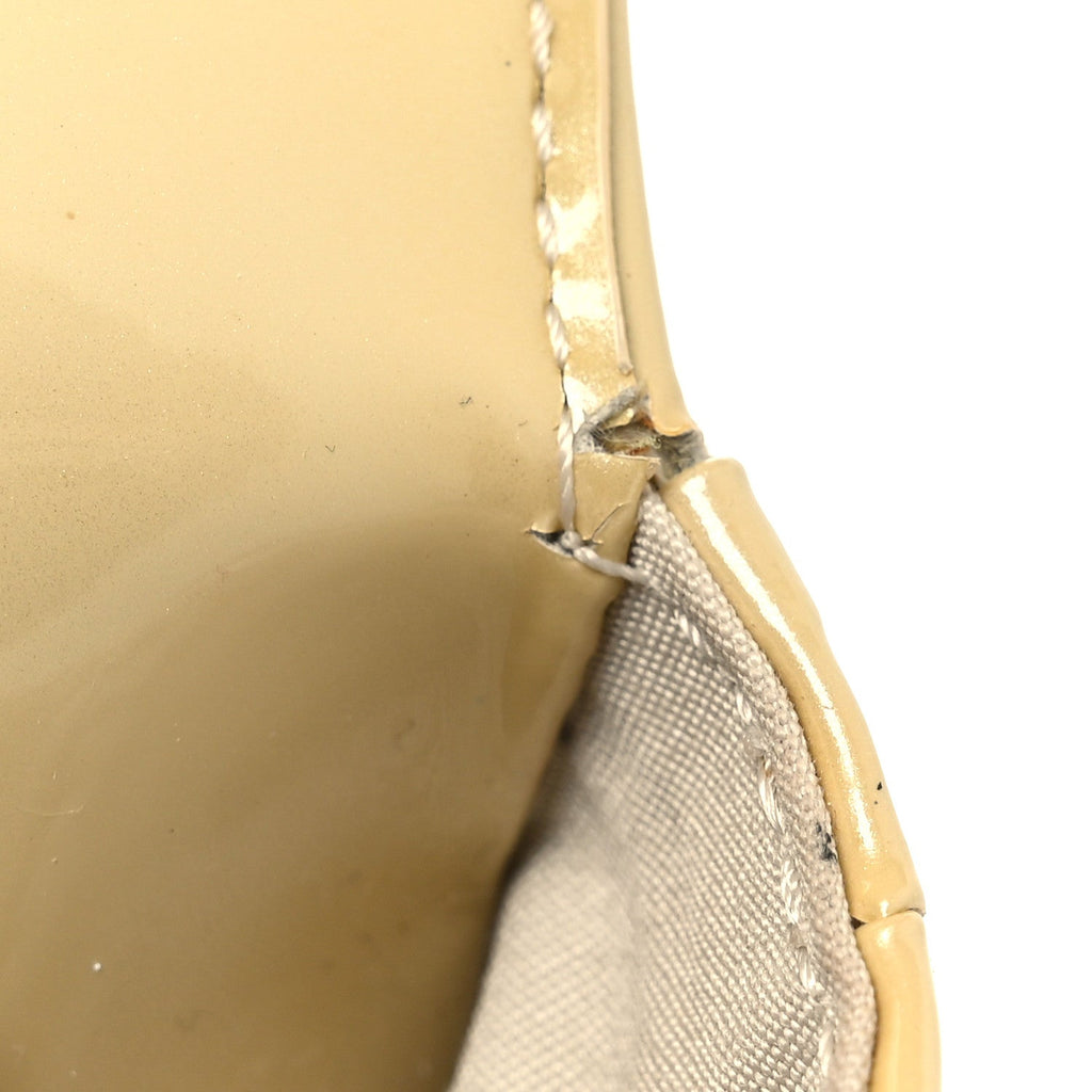 Patent Sobe Clutch Beige Poudre