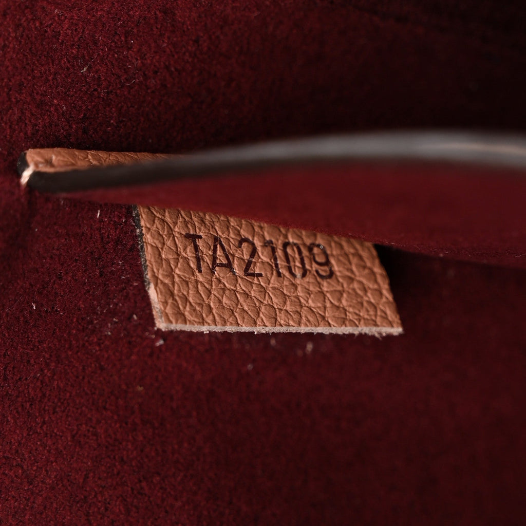 Soft Calfskin My Lockme Pochette Rose Silk Quartz