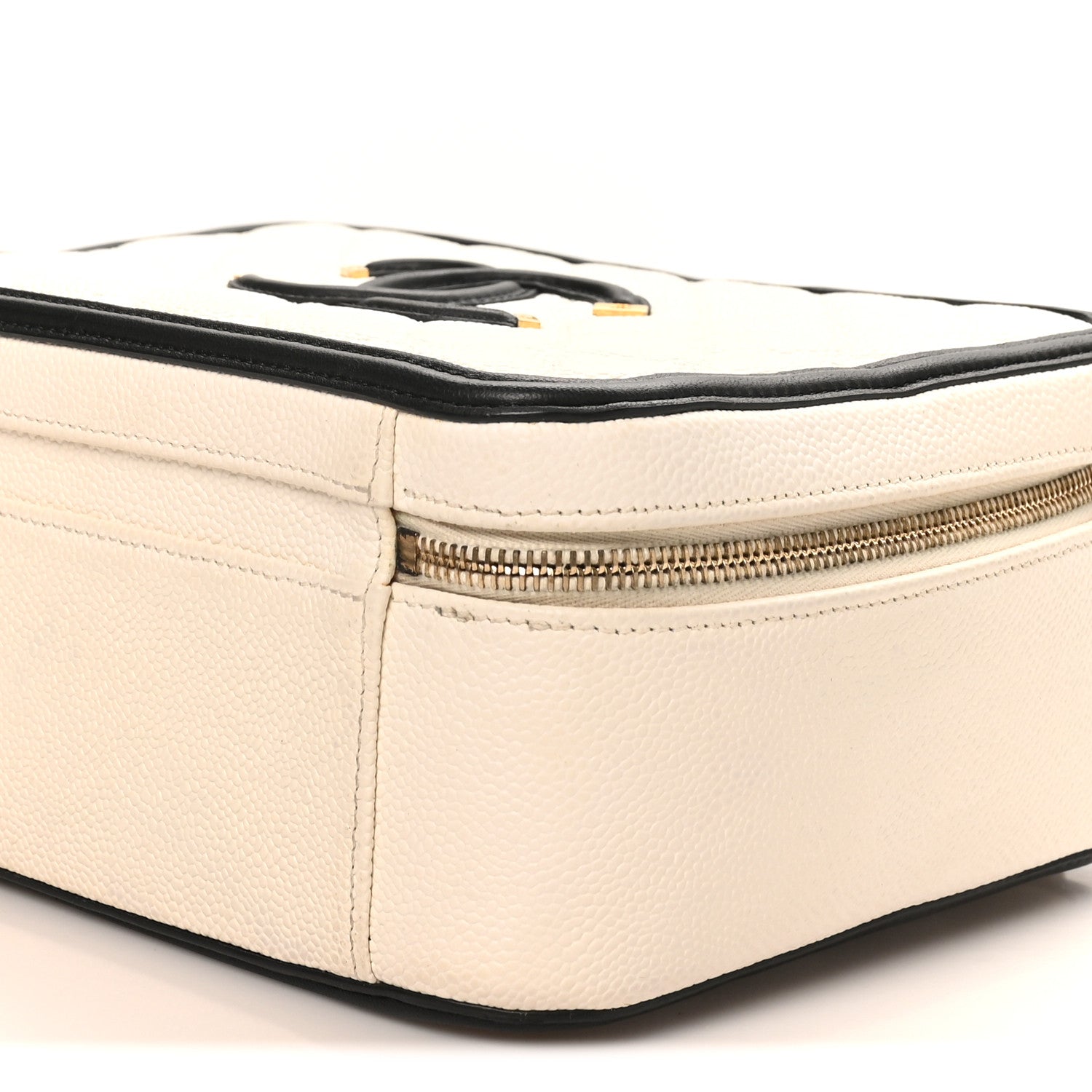 Caviar Quilted Large CC Filigree Vanity Case White Black