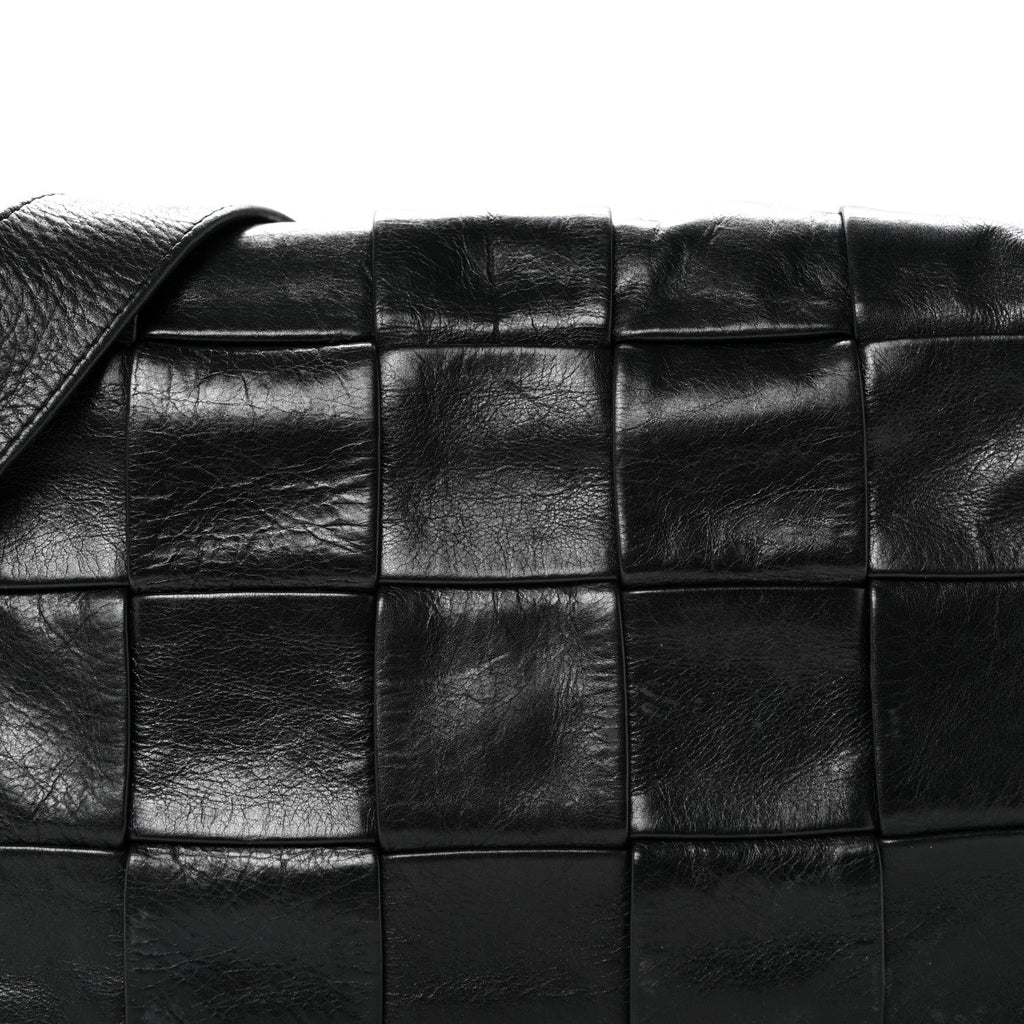 Paper Calfskin Intrecciato Stretch Cassette Black