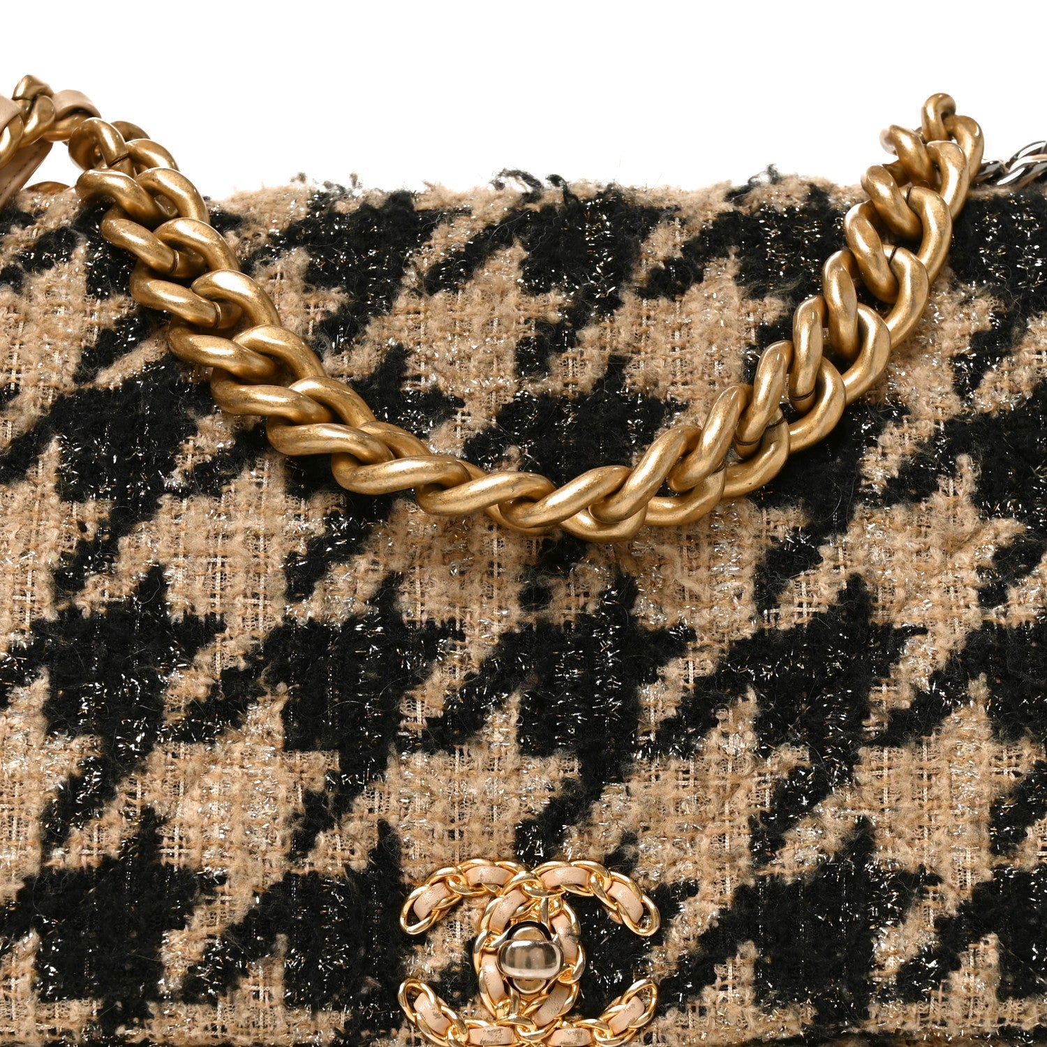 Tweed Maxi Chanel 19 Flap Beige Black