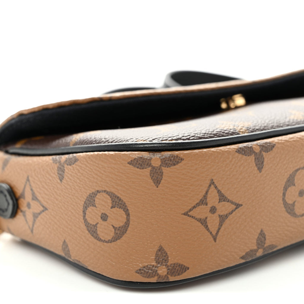 Reverse Monogram Ivy Wallet On Chain