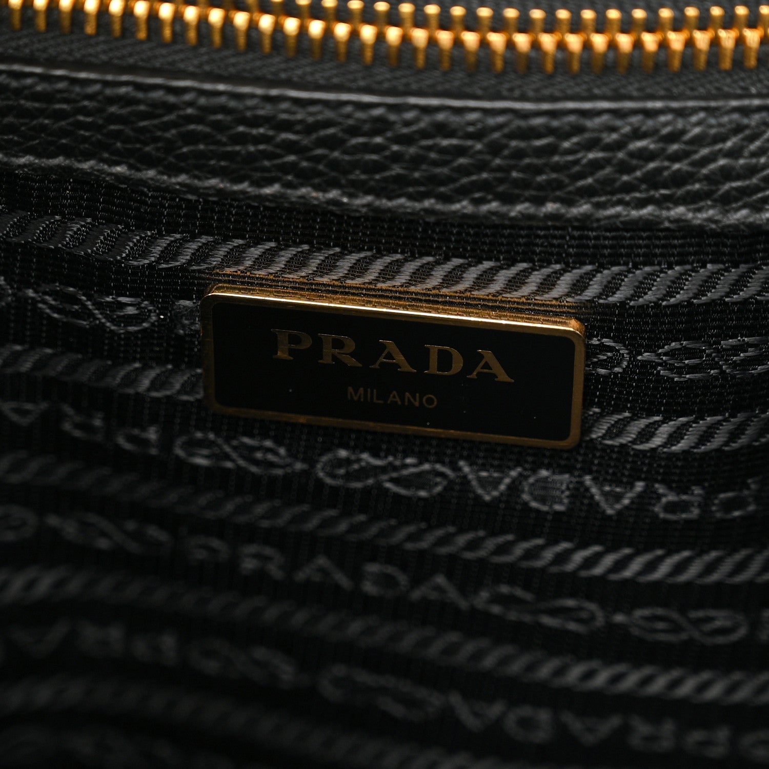 Vitello Phenix Tote Bag Black