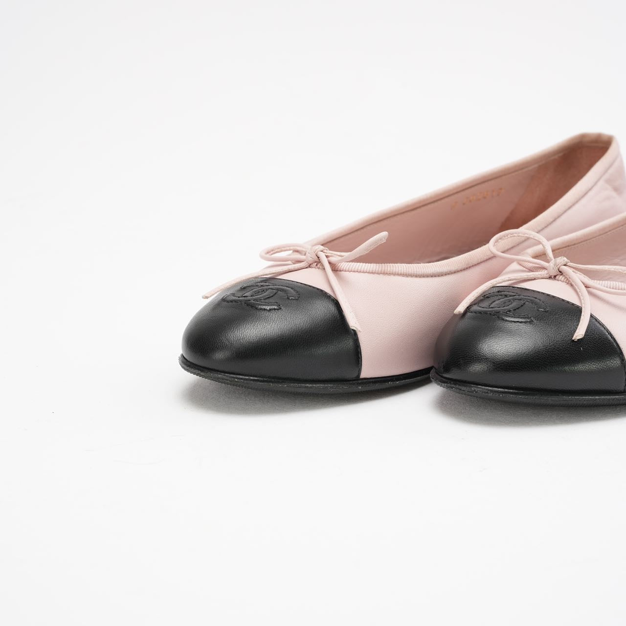 Chanel Pink / Black Quilted Leather CC Ballet Flats Size 38