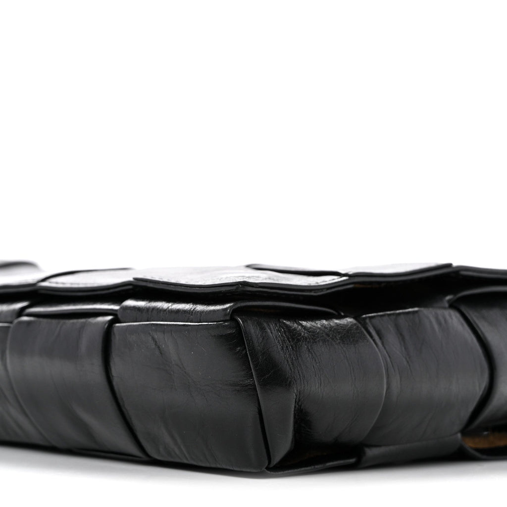 Paper Calfskin Intrecciato Stretch Cassette Black