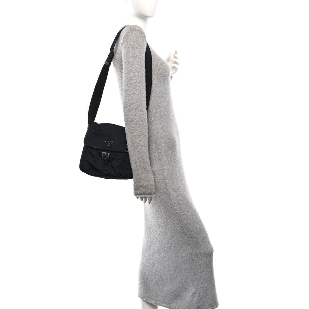 Nylon Vela Messenger Black