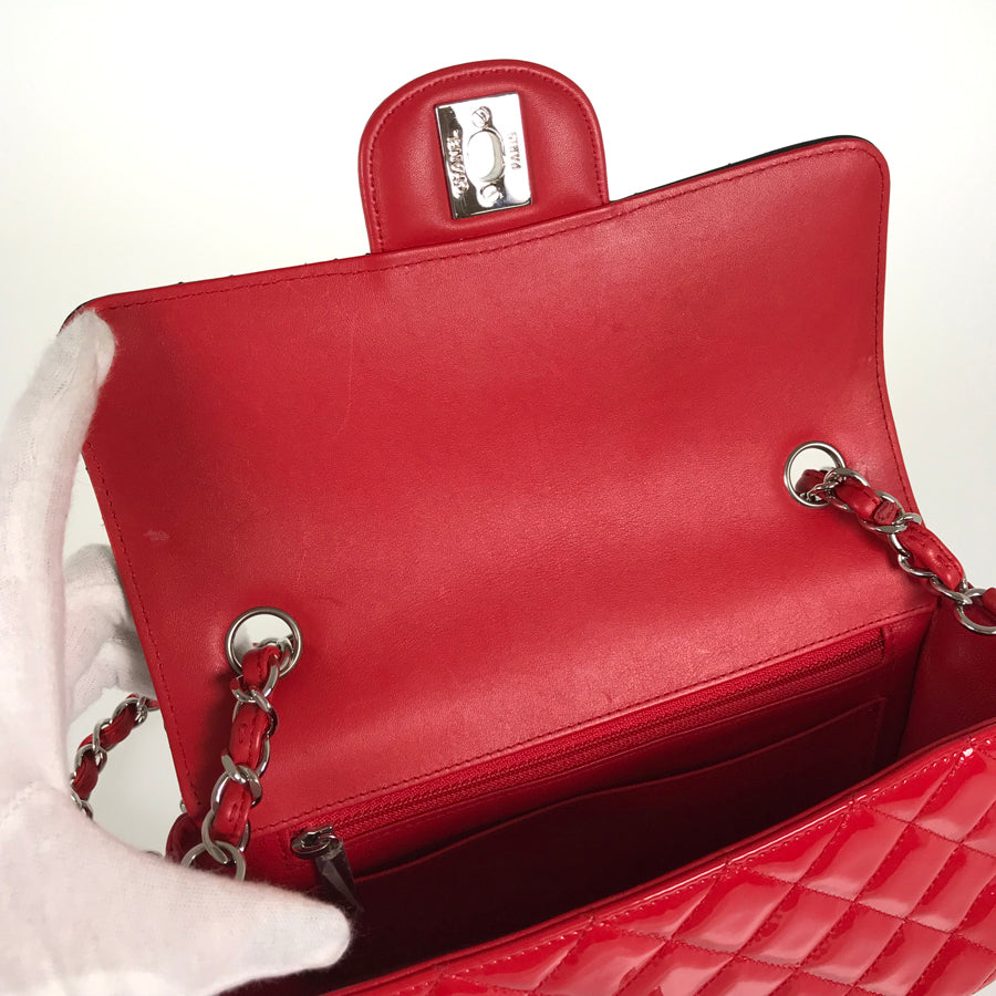 CHANEL Matelasse 20 Shoulder bag
