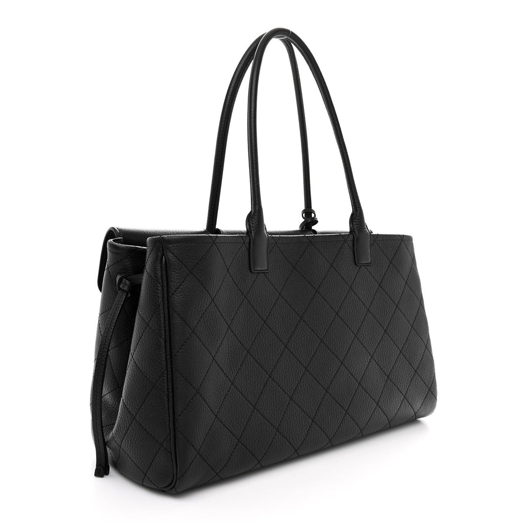 Grained Calfskin Stitched Urban Essentials Large Shopping Bag Black