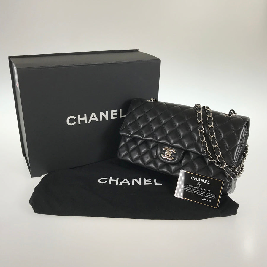 CHANEL Matelasse 25 Shoulder bag