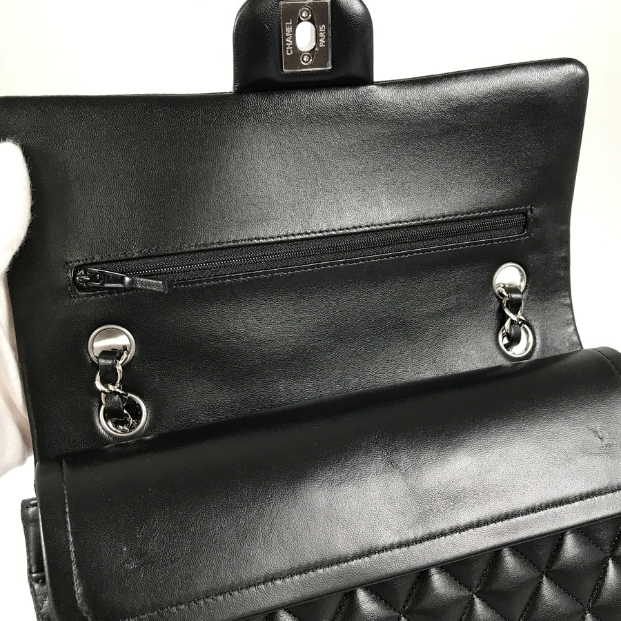 CHANEL Matelasse 25 Shoulder bag