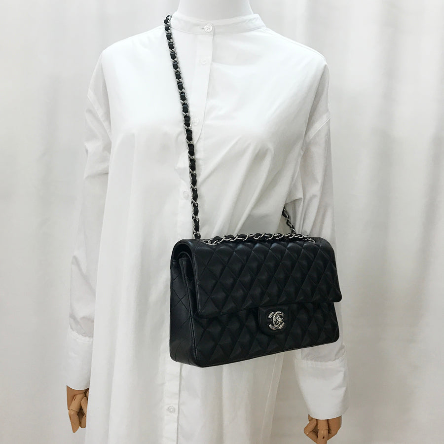 CHANEL Matelasse 25 Shoulder bag