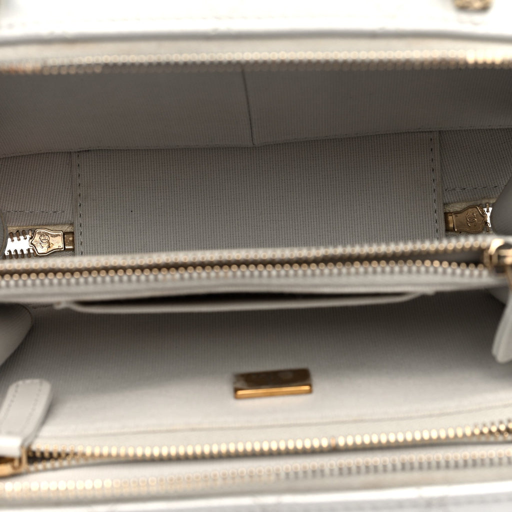 Metallic Lambskin Quilted Top Handle Vanity Case Silver