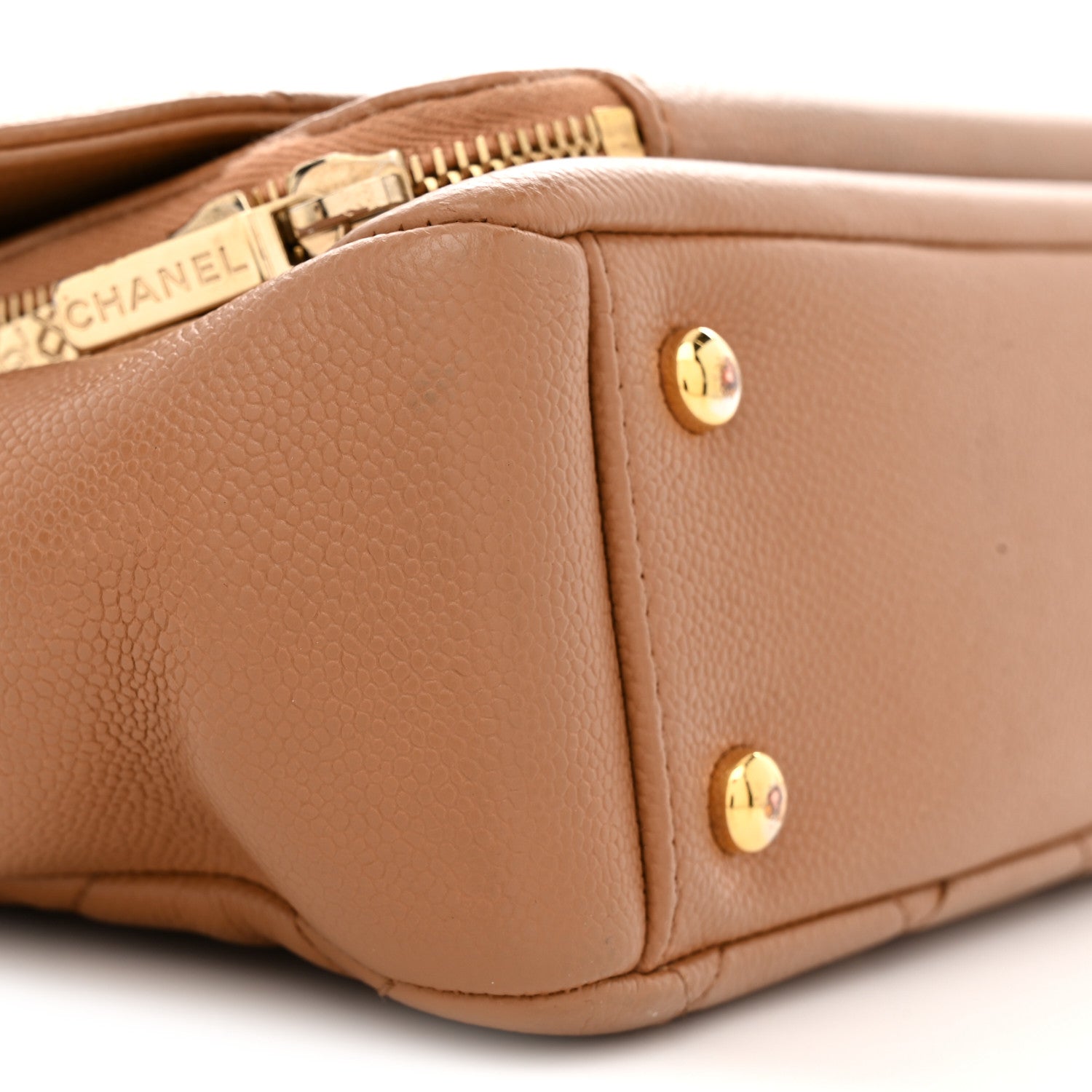 Caviar Quilted Medium Business Affinity Flap Brown