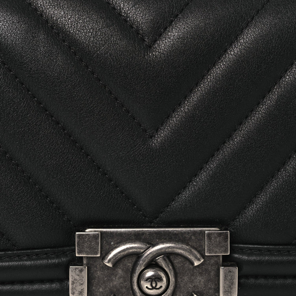 Lambskin Chevron Quilted Small Boy Flap Black