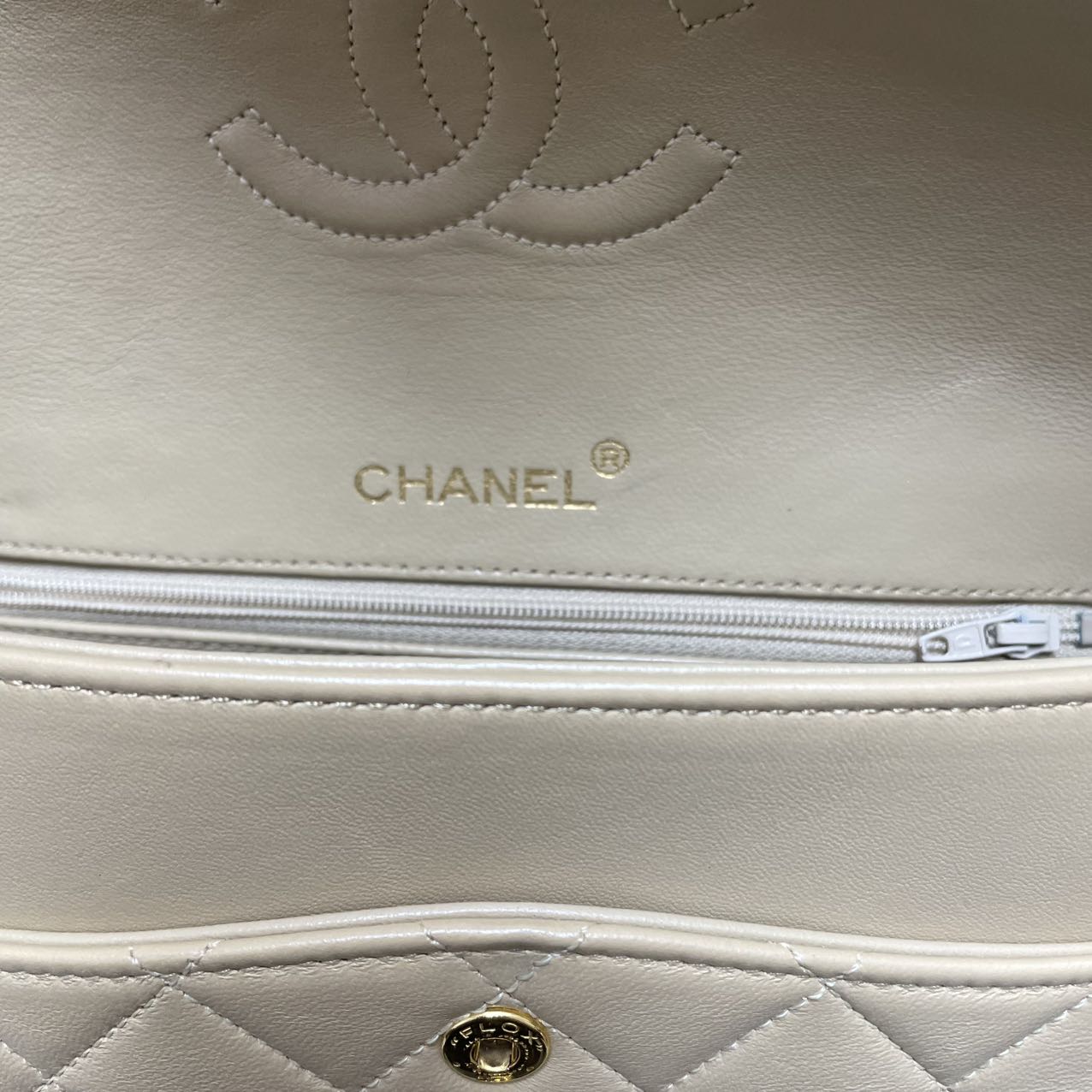 Chanel Vintage Medium Beige Classic Double Flap Bag 1991