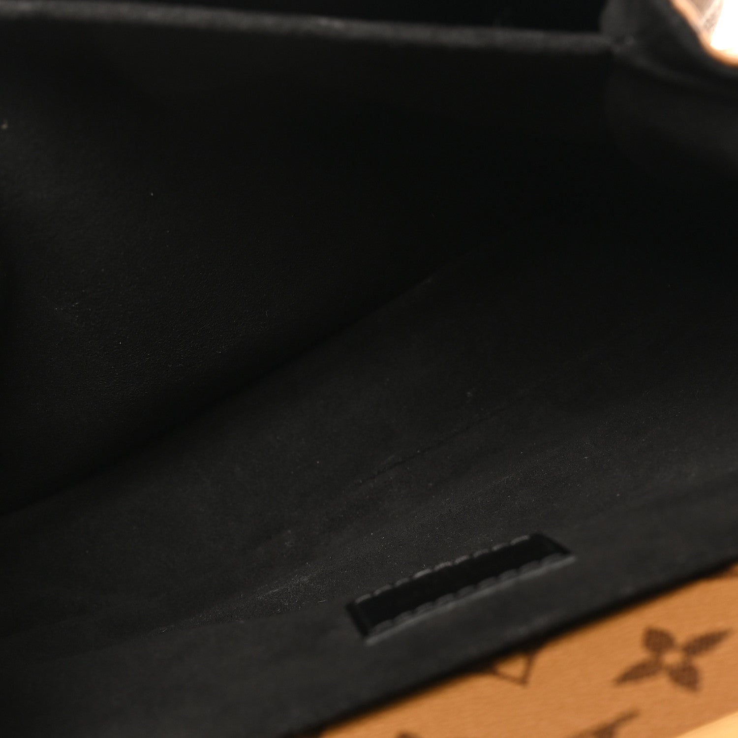Reverse Monogram Pochette Metis