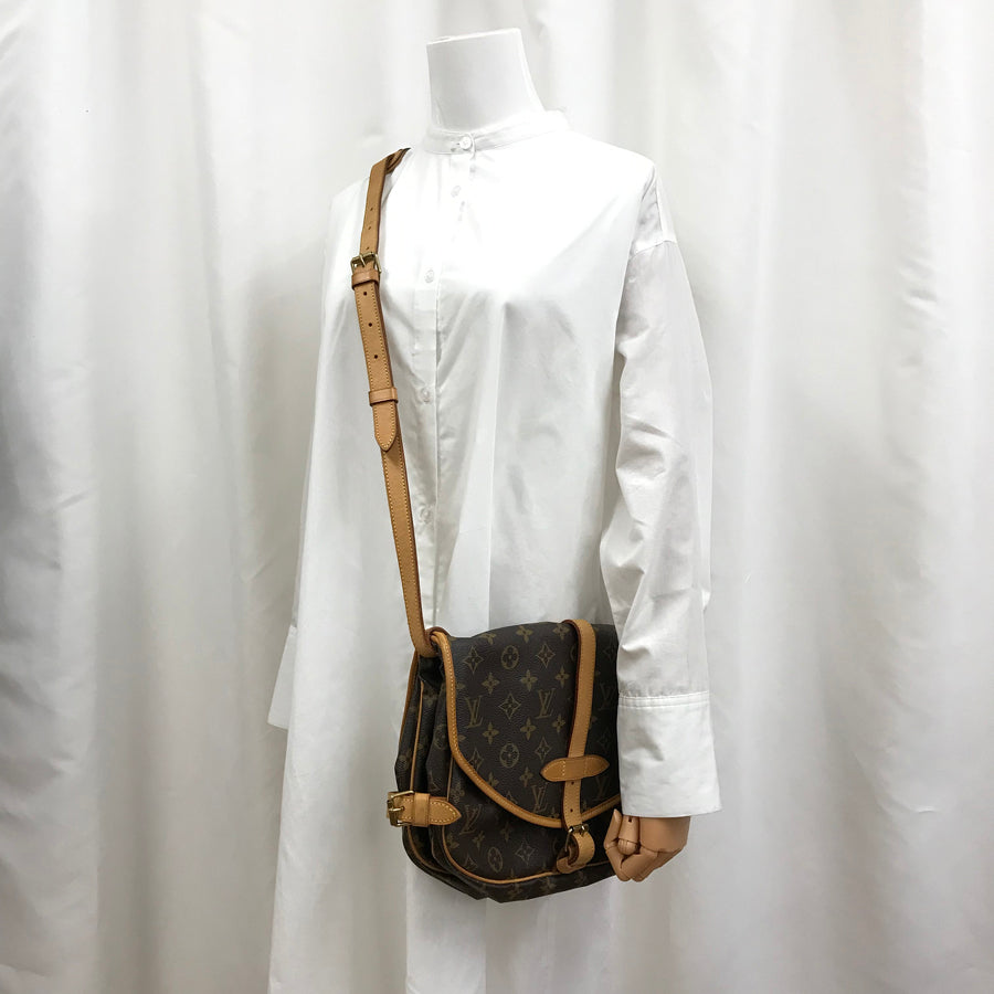 LOUIS VUITTON Monogram Saumur 30 M42256 Shoulder bag