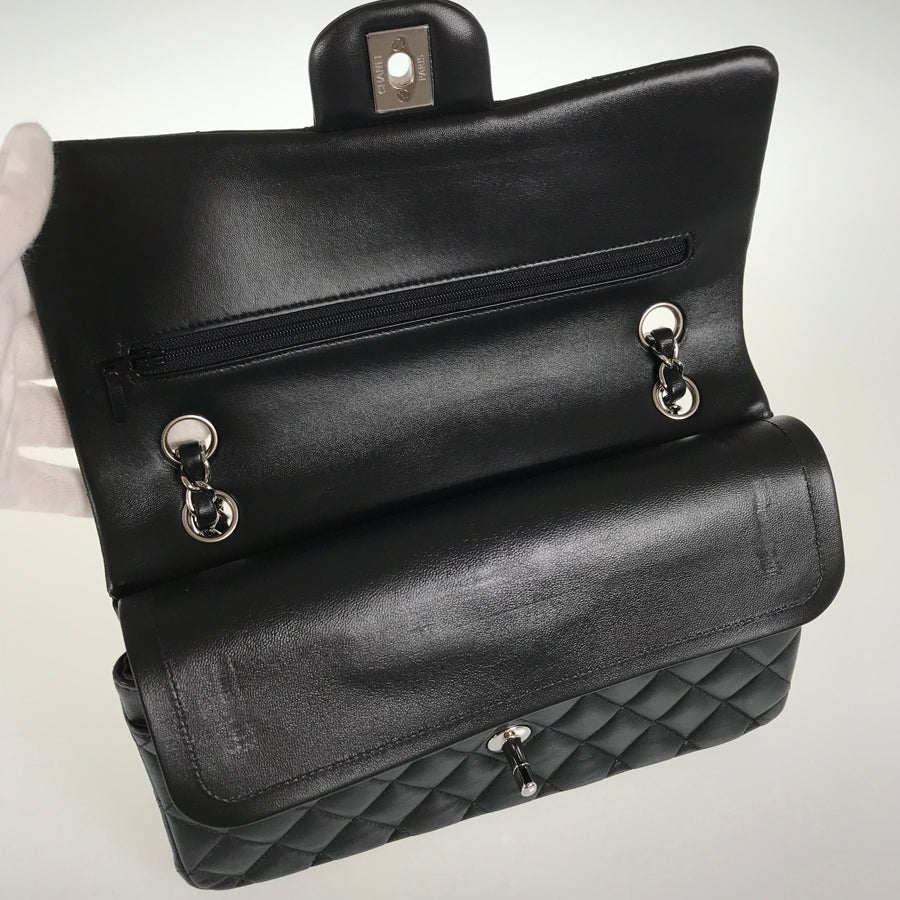 CHANEL Matelasse Shoulder bag