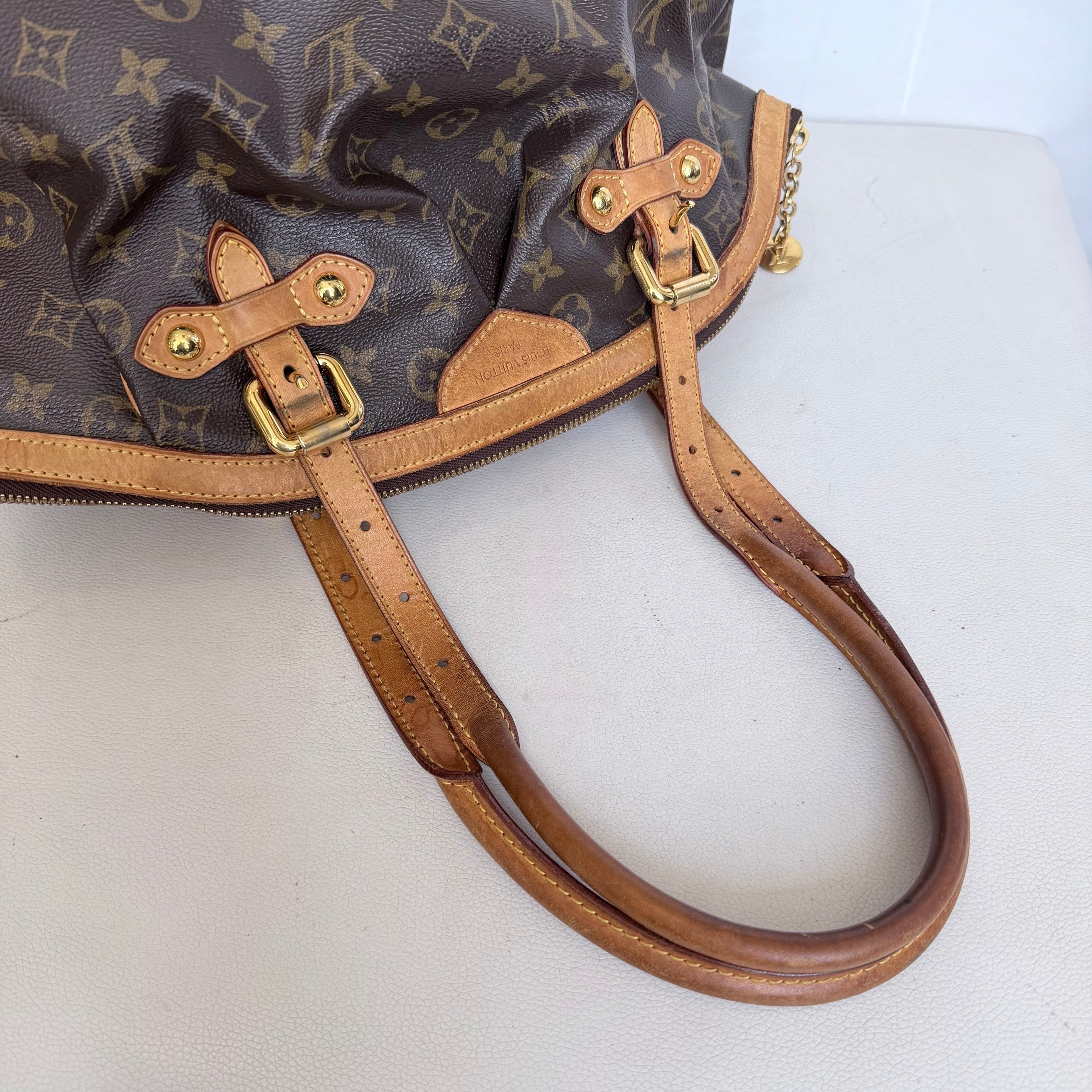 LOUIS VUITTON Tivoli GM Shoulder Bag