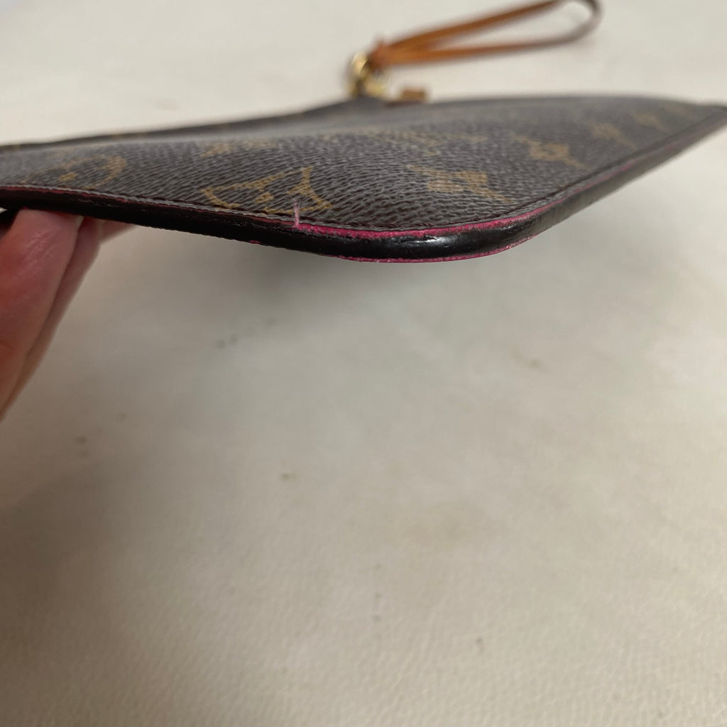 LOUIS VUITTON Monogram Neverfull GM Wristlet