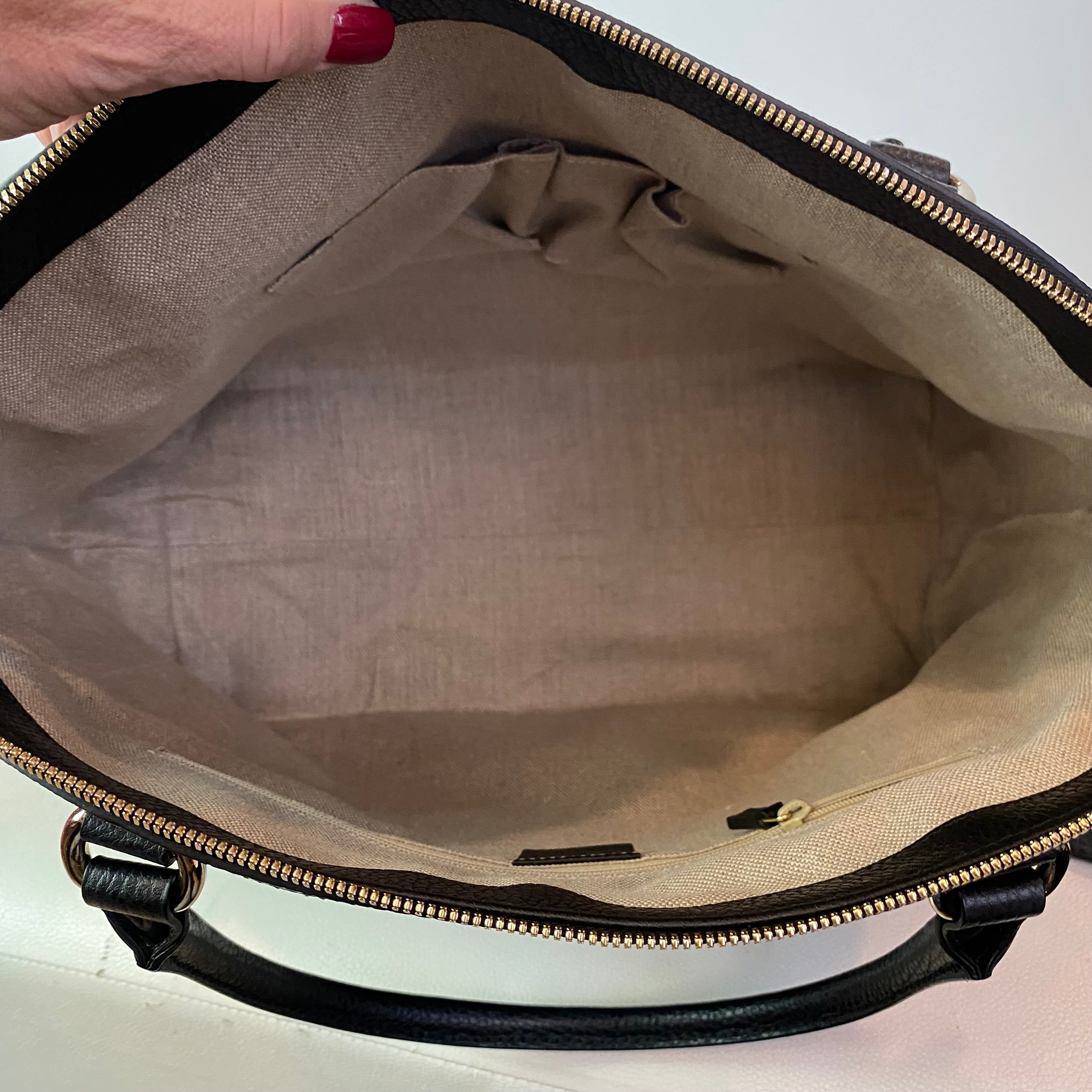 GUCCI Large Interlocking G’s Dome Tote Black Pebbled Leather Shoulder Bag