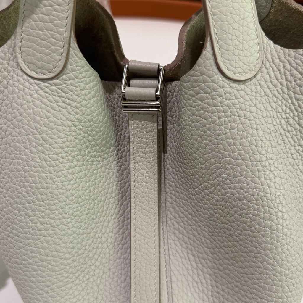 HERMÈS PICOTIN 18 GLACIER WHITE WITH PALLADIUM HARDWARE (Z STAMP)