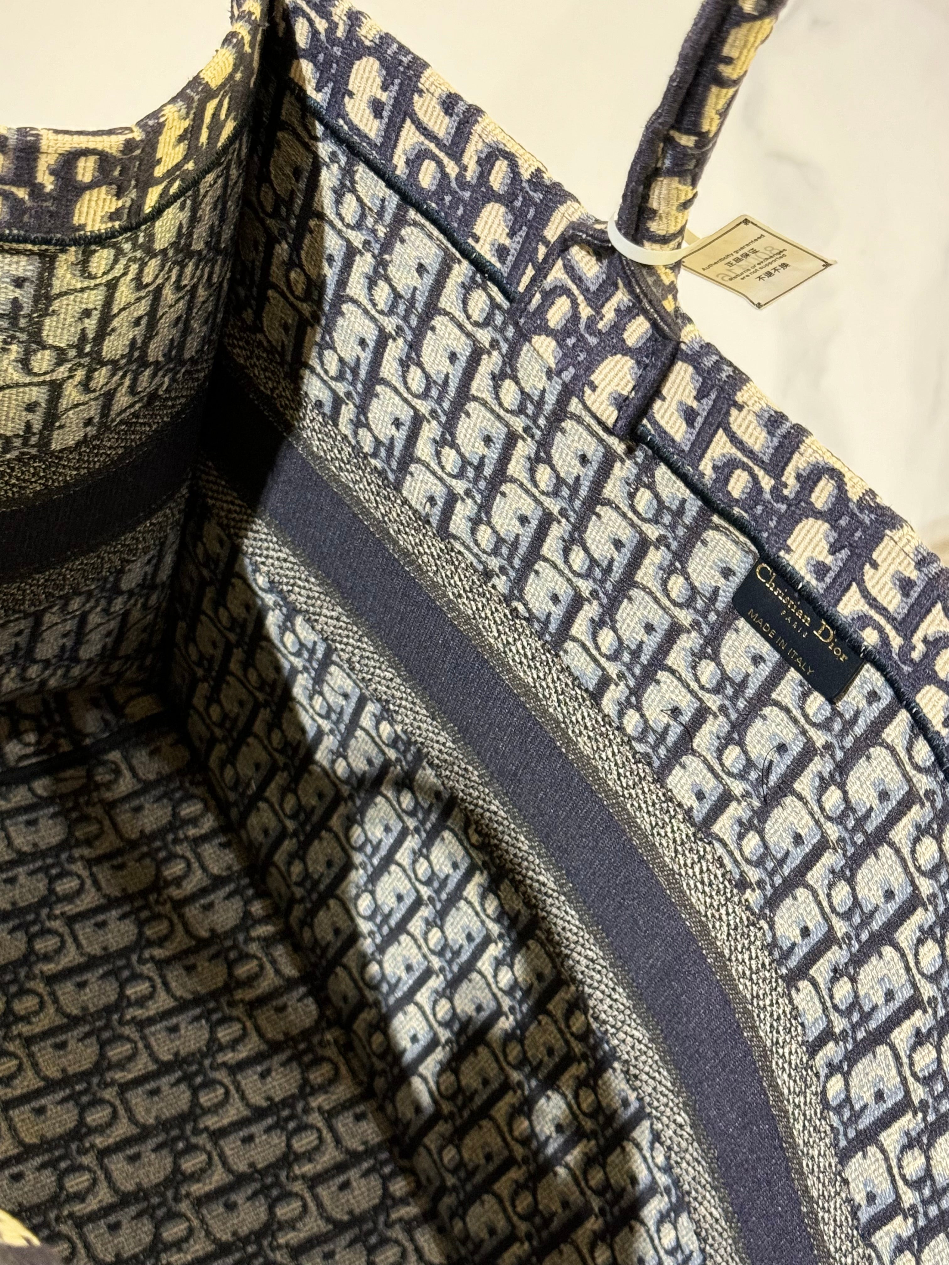 DIOR BOOK TOTE LARGE SIZE