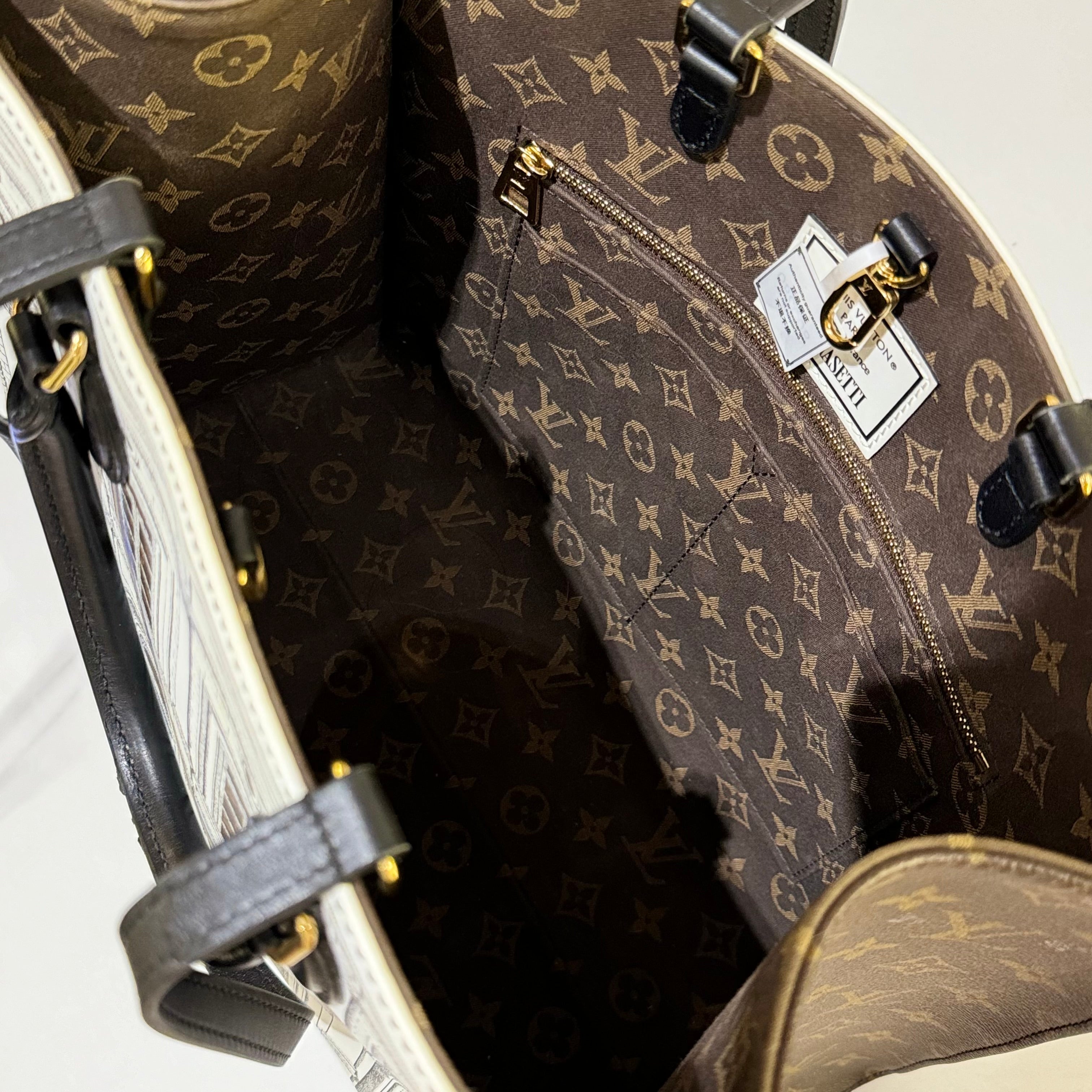 LOUIS VUITTON × FORNASETTI ON THE GO MEDIUM