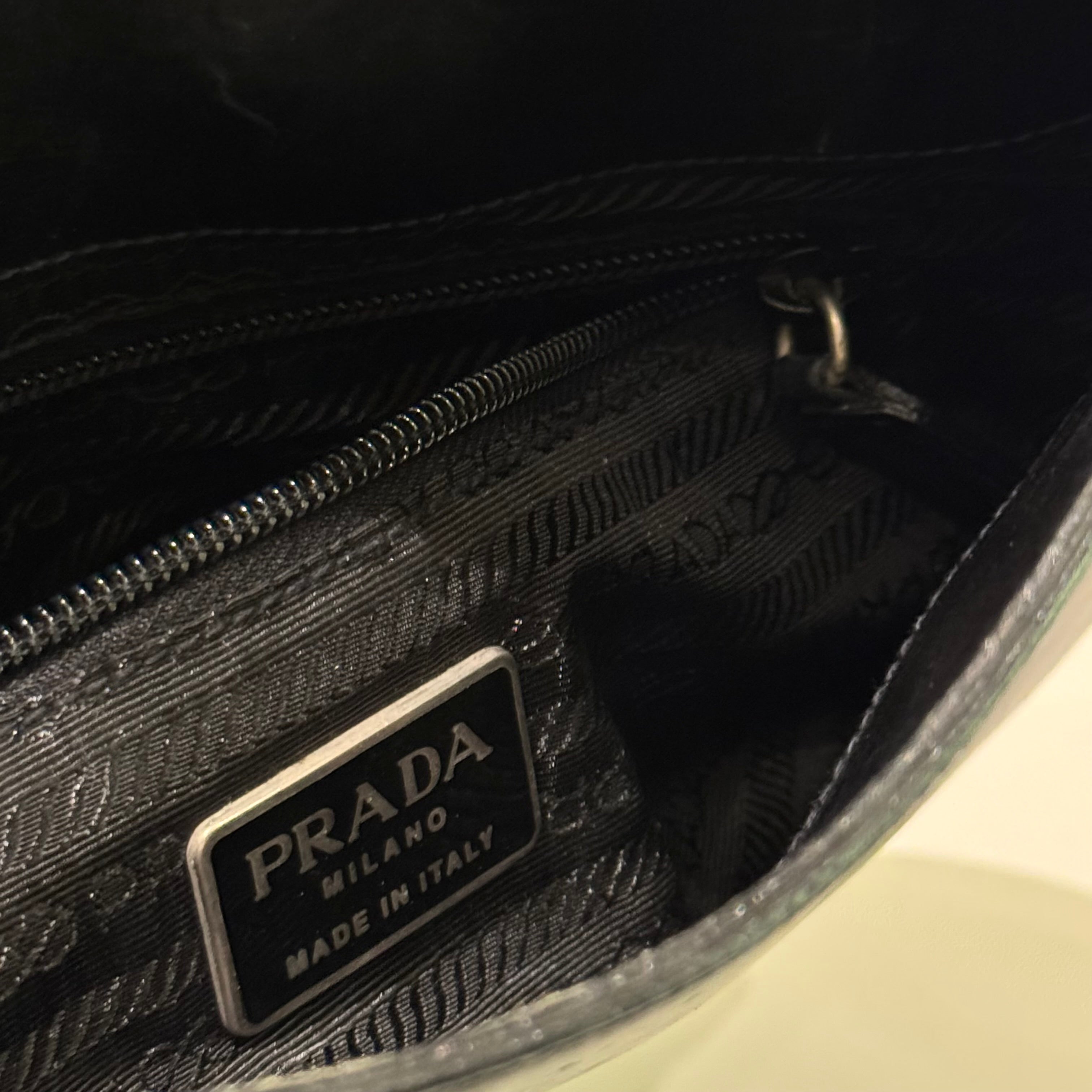 PRADA HOBO VINTAGE MINIMALIST SILHOUETTE HANDBAG