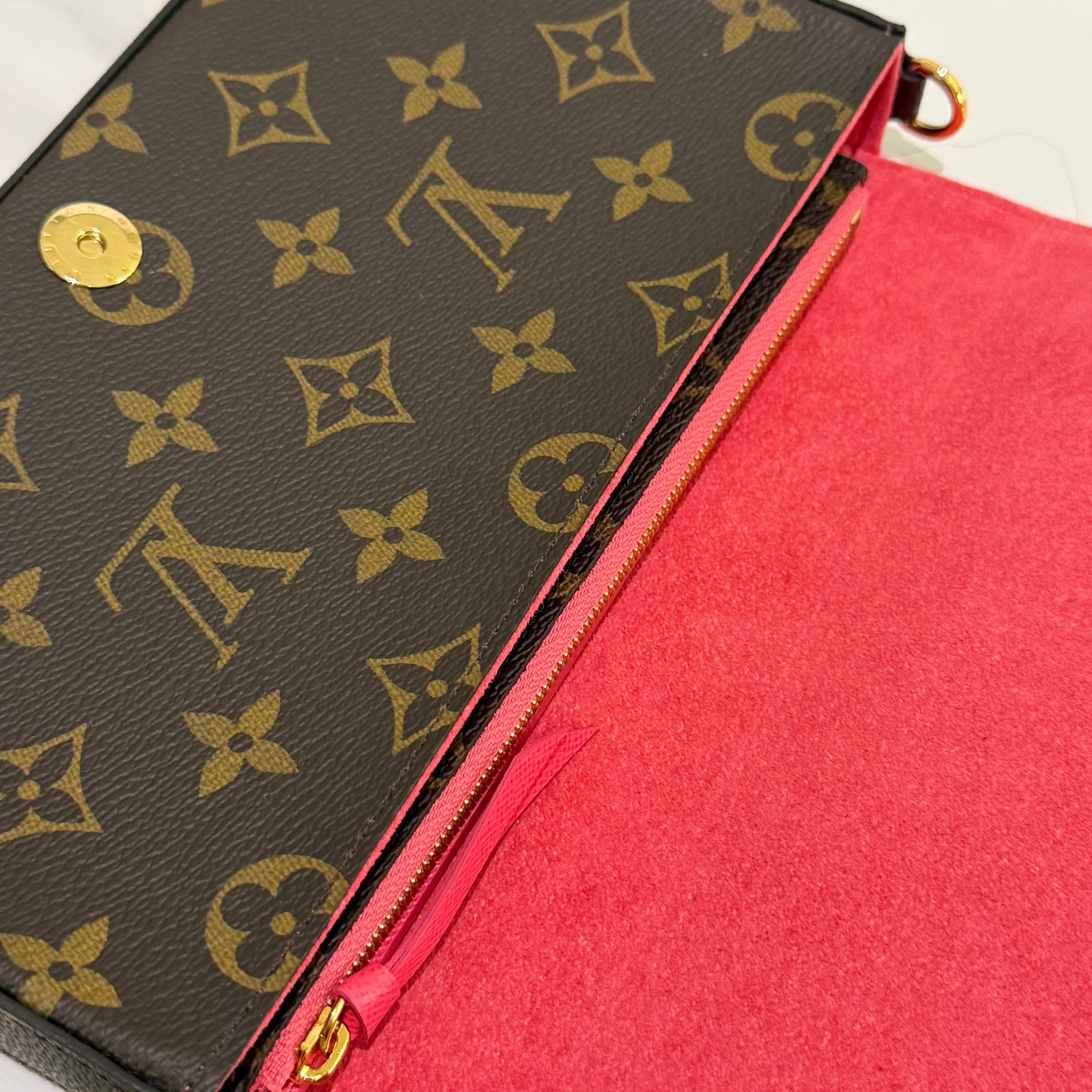 Louis Vuitton Christmas Limited Edition Felicie Pochette 3-in-1 Wallet Crossbody Bag