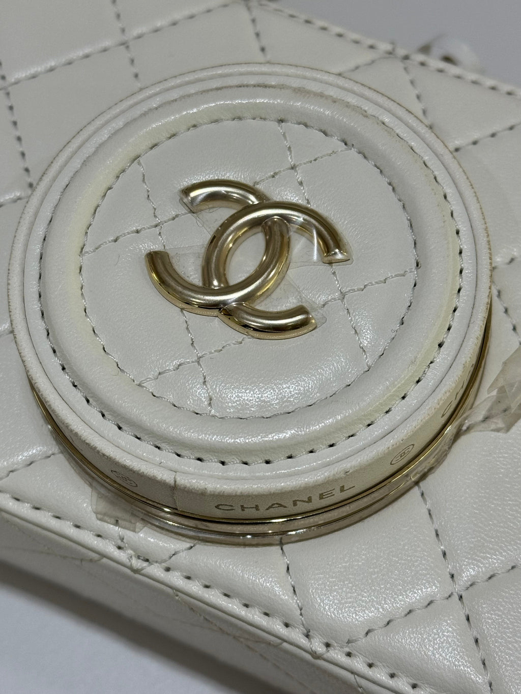 CHANEL CAMERA BAG WHITE