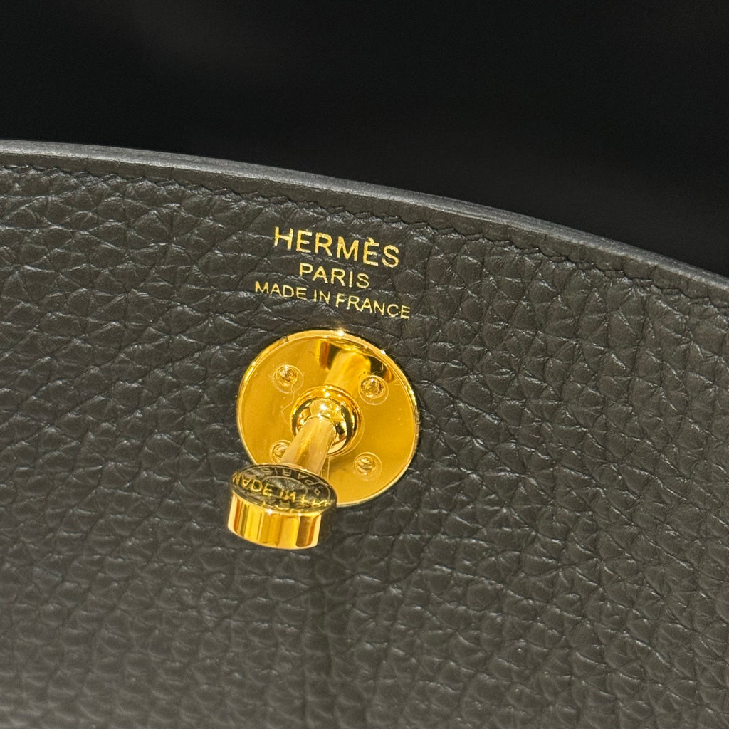 HERMES MINI LINDY IN BLACK WITH GOLD HARDWARE (STAMP B)