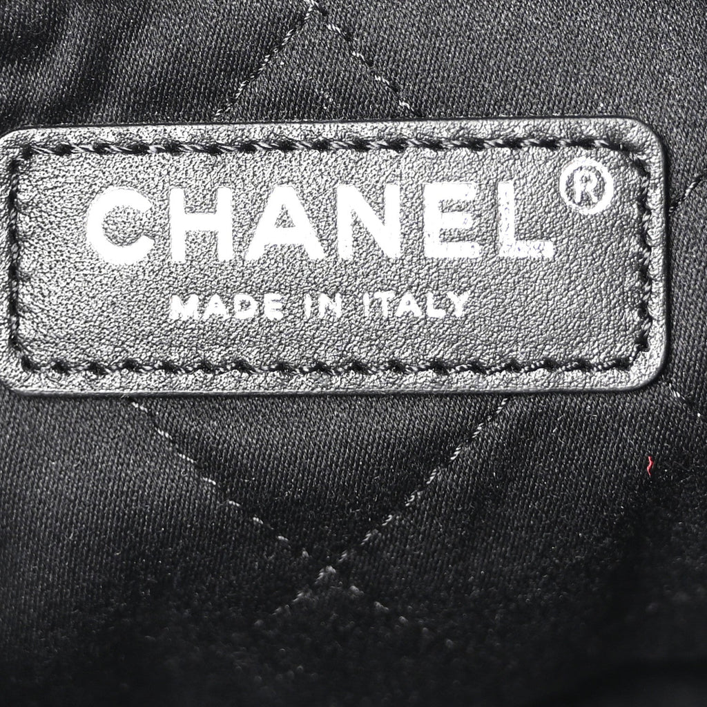 Metallic Shaded Calfskin Quilted Chanel 22 Black Silver