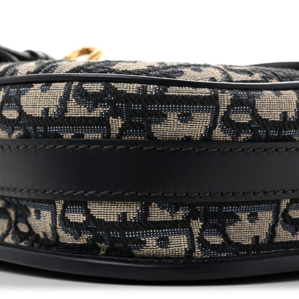 Oblique Medium Bobby Flap Blue