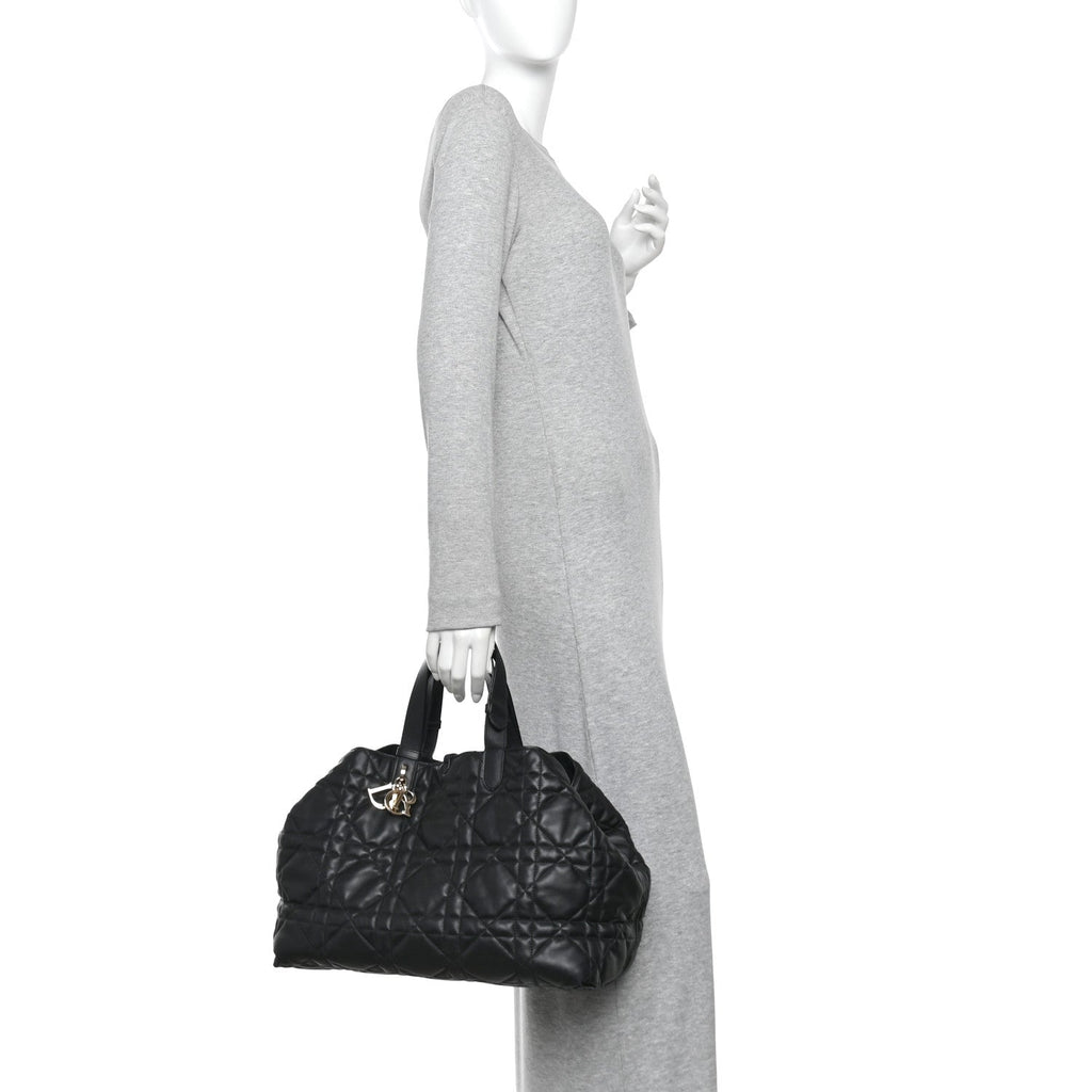 Calfskin Macrocannage Medium Toujours Black