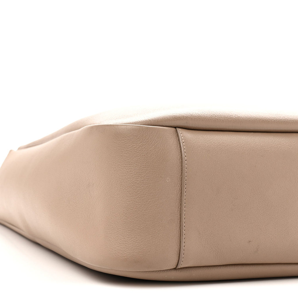 Supple Calfskin Large Le 5 A 7 Soft Hobo Dusty Grey