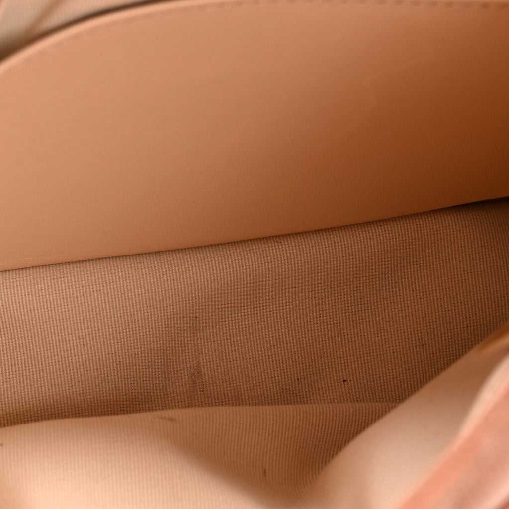 Caviar Quilted Wavy CC Hobo Beige