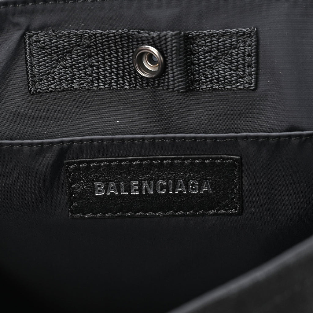 Canvas Pierced Army Messenger Bag Black