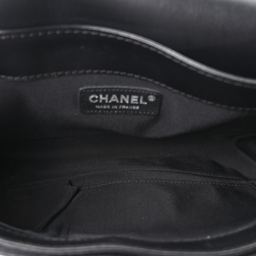 Calfskin Enchained New Medium Boy Flap Black