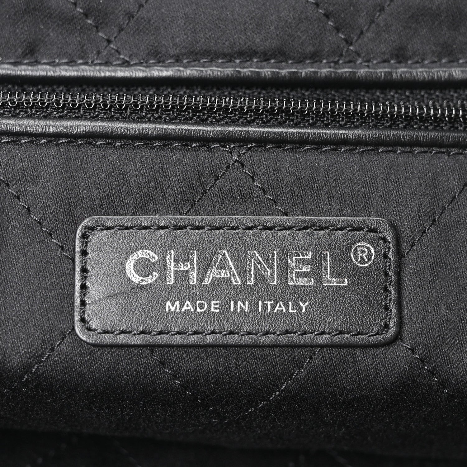 Shiny Calfskin Quilted Monochrome Small Chanel 22 Black