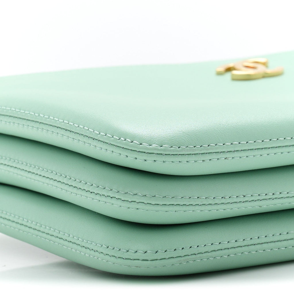 Calfskin Chick Studs Clutch Green Green